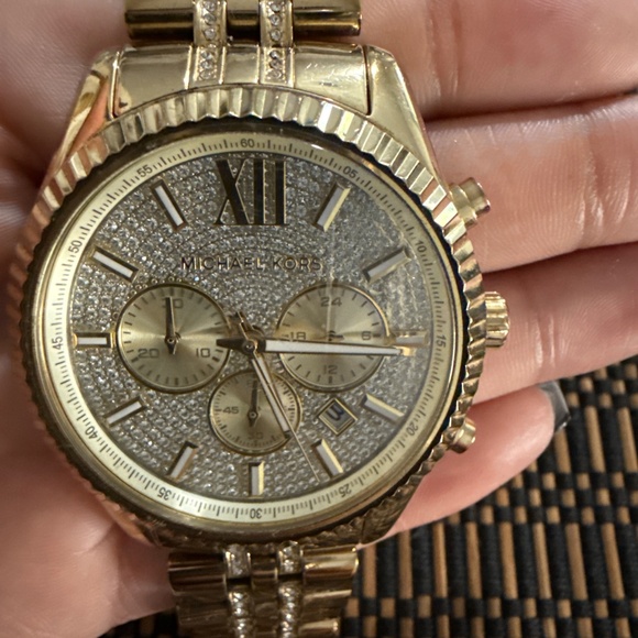Michael Kors gold watch - Picture 2 of 5